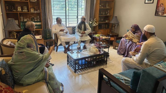 মির্জা ফখরুলের বাসায় পিন্টু